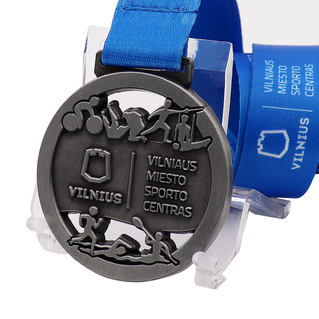 Tanie niestandardowe medale za pływanie